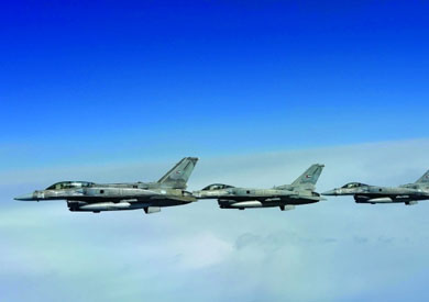 مقاتلة «إف-16» تصدم طائرة سياحية في كارولاينا الجنوبية